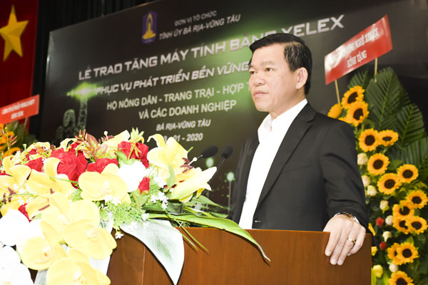 Ông Nguyễn Hồng Lĩnh, Ủy viên Trung ương Đảng, Bí thư Tỉnh ủy, Chủ tịch HĐND tỉnh phát biểu tại buổi lễ.