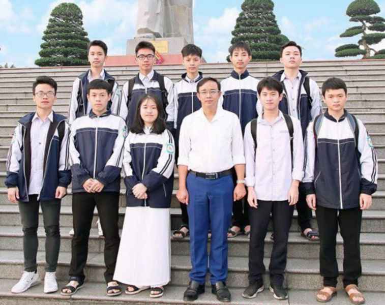 Đội tuyển dự thi Học sinh giỏi Quốc gia môn Vật lý năm học 2019 - 2020 tỉnh Nghệ An  