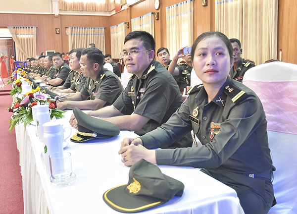 Đoàn công tác Tiểu khu Quân sự Preah Vihear tham dự hội nghị.