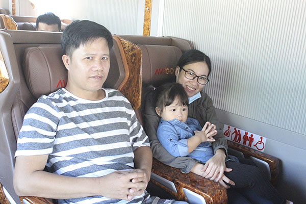 Hành khách đi xe buýt Avigo từ Bến xe Vũng Tàu đi TP.Hồ Chí Minh.