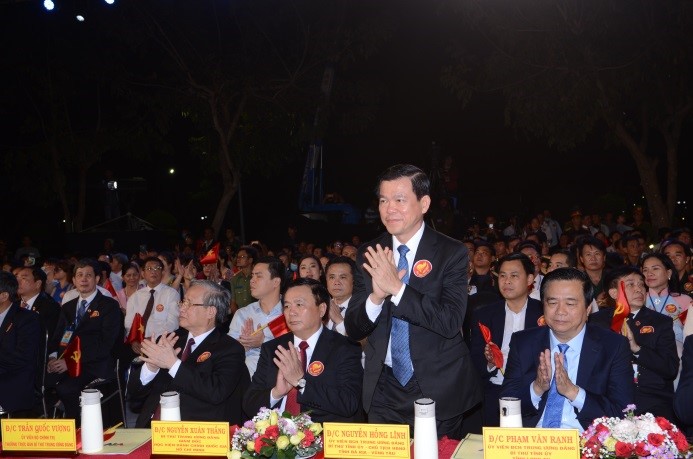 Đồng chí Nguyễn Hồng Lĩnh, Ủy viên Trung ương Đảng, Bí thư Tỉnh ủy, Chủ tịch HĐND tỉnh BR-VT dự chương trình tại điểm cầu Côn Đảo.