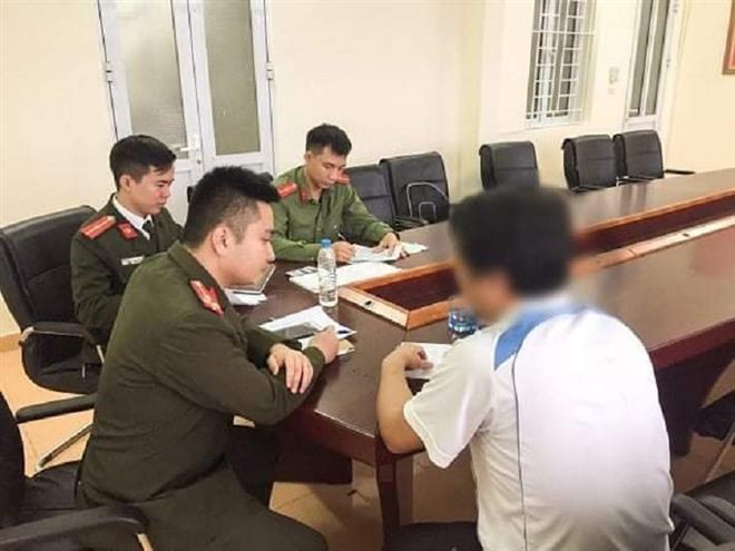 Lực lượng chức năng làm việc với Phan Văn Trung