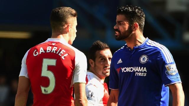 Costa khiêu khích khiến Gabriel bị đuổi khỏi sân.
