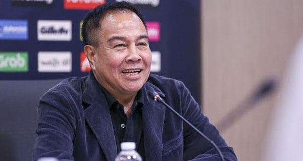 Ông Somyos Pumpanmuang, Chủ tịch Liên đoàn Bóng đá Thái Lan đã hé lộ khả năng chỉ tổ chức lượt đi ở Thai League.