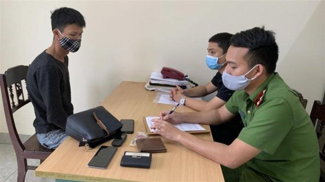 Đối tượng Quân cùng tang vật tại cơ quan Công an