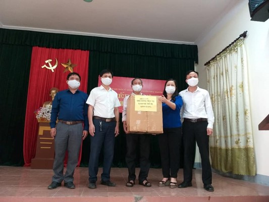 Việc chung tay ủng hộ phòng, chống dịch COVID-19 của đồng bào Công giáo huyện Hưng Nguyên góp phần cùng toàn dân quyết tâm đẩy lùi dịch bệnh                   