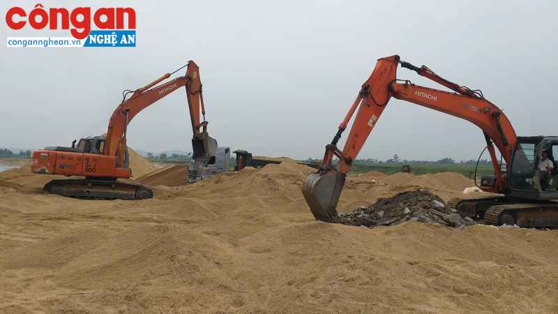 Hoạt động khai thác cát tại mỏ cát của Công ty Hải Đường xảy ra tranh chấp nhiều năm, chưa giải quyết được