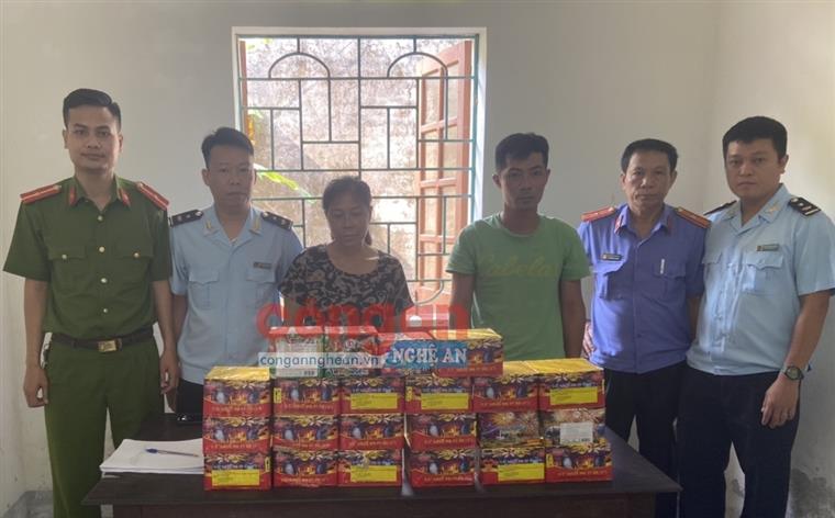 Nguyễn Hữu Dương và Nguyễn Thị Vân cùng tang vật của chuyên án
