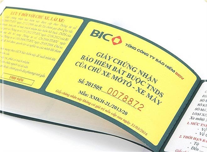 “Bảo hiểm trách nhiệm dân sự bắt buộc” là giấy tờ buộc người điều khiển phương tiện phải mang theo khi tham gia giao thông