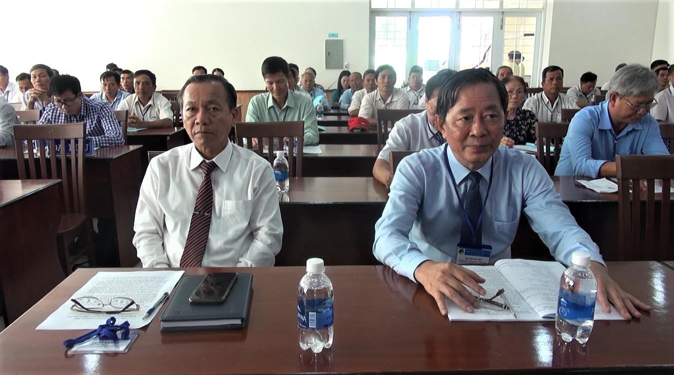 Ông Nguyễn Nam Hải (bên phải), Chủ tịch Hiệp hội Hồ tiêu Việt Nam dự Đại hội.