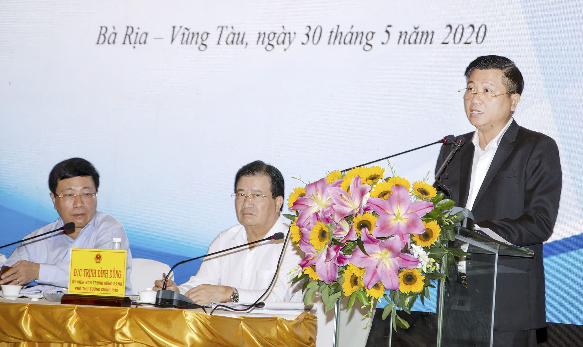 Ông Trần Văn Tuấn, Phó Chủ tịch UBND tỉnh BR-VT phát biểu giới thiệu chương trình hội thảo.