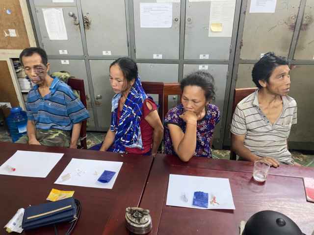 4 đối tượng cùng số tang vật bị thu giữ