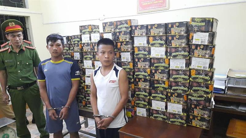 Hai đối tượng cùng tang vật vụ án