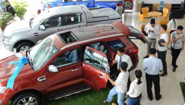 Vay nợ mua ô tô, sống bất an vì bị xiết nợ, cẩu mất xe