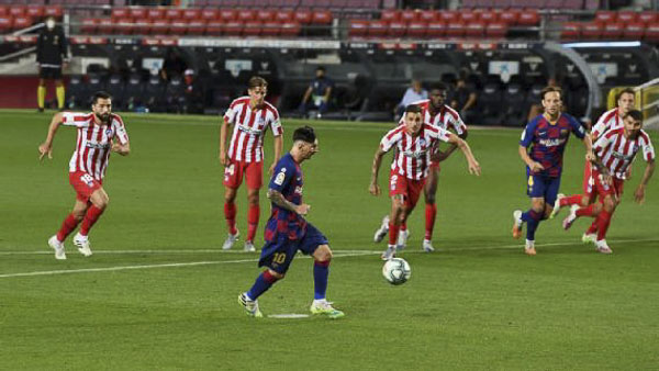 Mình Messi không thể giải quyết hết mọi vấn đề của Barcelona.