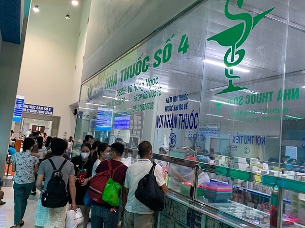 Tại BV Nhi Trung ương, từ đầu năm đến nay đã tiếp nhận hơn 300 ca bệnh nhân mắc tay chân miệng. Số ca tăng nhanh trong 2 tháng gần đây. Ảnh: VGP/Hiền Minh