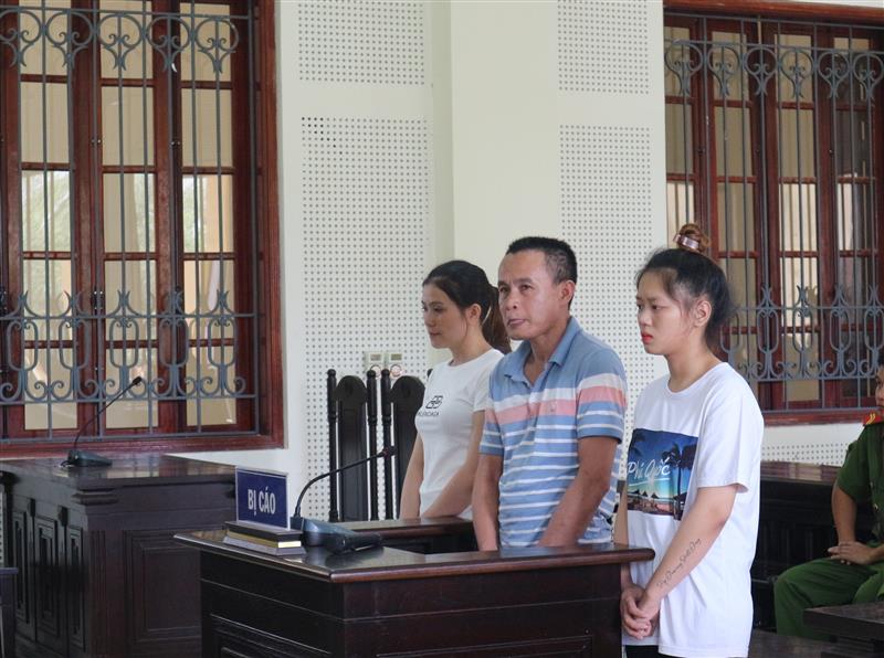  Các bị cáo tại tòa