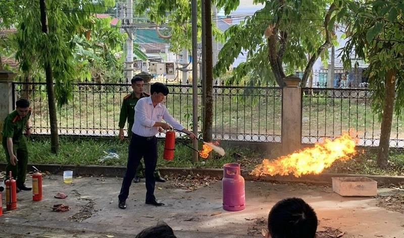 Học viên xử lý tình huống khi gặp hỏa hoạn