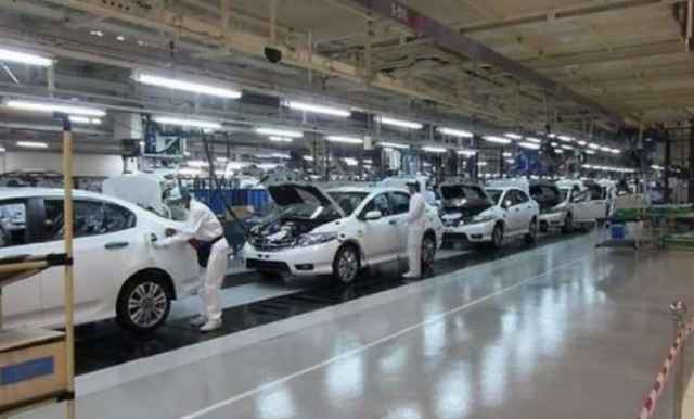 Làn sóng Covid-19 thứ hai, ô tô lại giảm giá, thị trường xe gặp khó