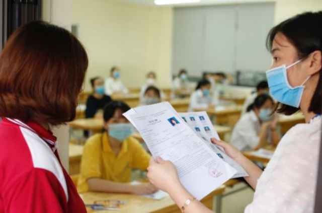 Cầu khỉ, cao tốc và Corona