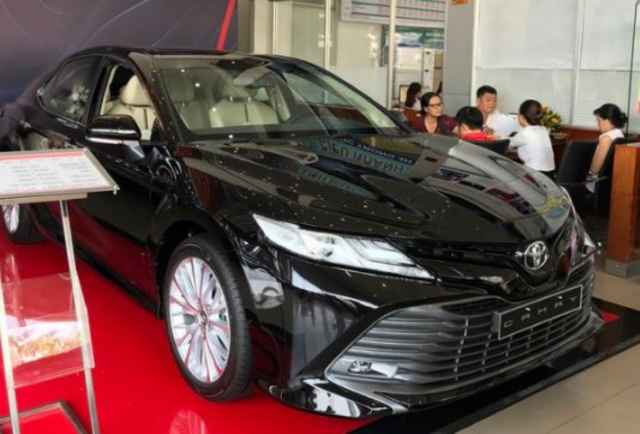 Muôn kiểu ép khách của đại lý ô tô