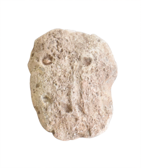 Chiếc mặt nạ điêu khắc đá  phát hiện tại di chỉ khảo cổ  cồn An Hải (huyện Côn Đảo). 