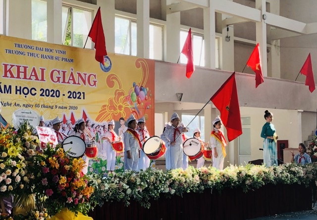 Lễ khai giảng diễn ra ngắn gọn, trang trọng