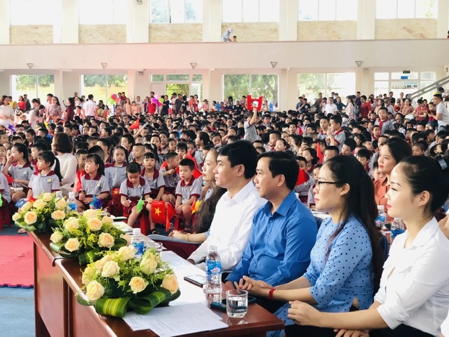 Các đại biểu dự lễ