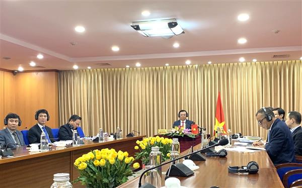 Điểm cầu Hội nghị tại Việt nam do Bộ trưởng Bộ Tài chính Đinh Tiến Dũng đại diện. Ảnh:VGP.