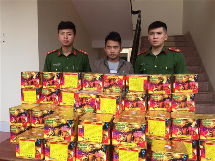 Đối tượng cùng tang vật tại Cơ quan Công an