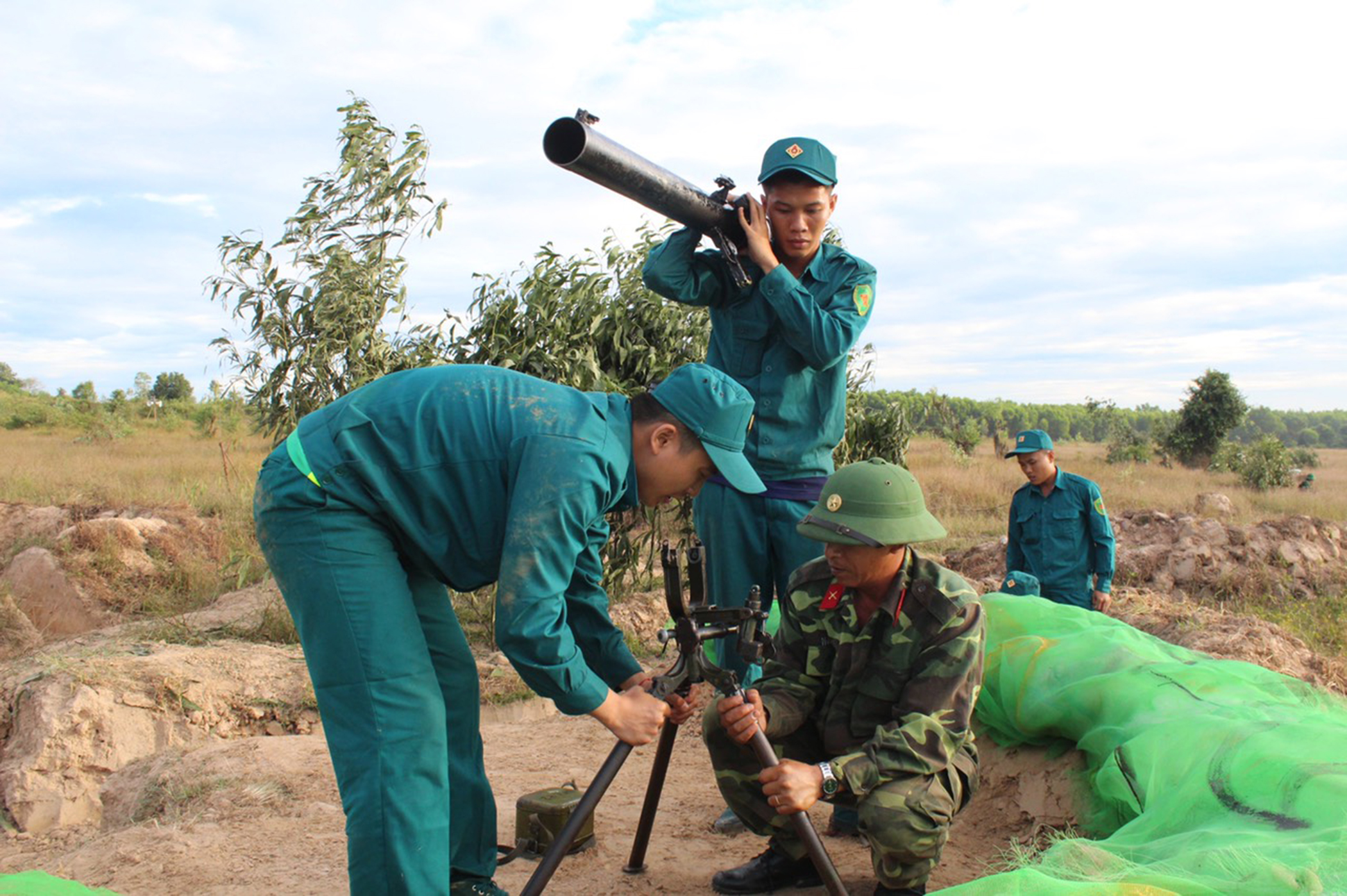 Lực lượng dân quân tự vệ huyện Đất Đỏ tham gia huấn luyện năm 2020.