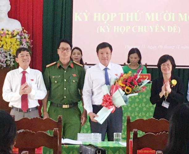 Anh Lâm Thành Sơn (đứng giữa hàng trên) từng đảm nhiệm chức vụ Chỉ huy trưởng BCH Quân sự phường và hiện là Phó Chủ tịch UBND phường 11 (TP. Vũng Tàu).