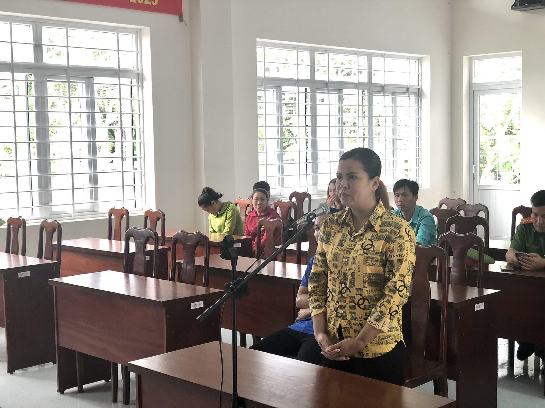 Nguyễn Thị Hồng Hoa tại phiên tòa.
