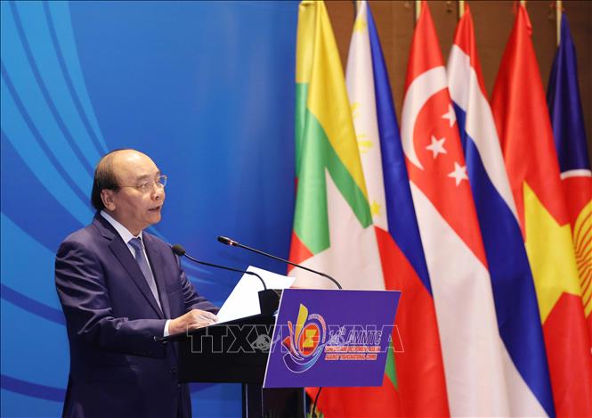 Thủ tướng Nguyễn Xuân Phúc phát biểu tại Lễ khai mạc Hội nghị Bộ trưởng ASEAN về phòng, chống tội phạm xuyên quốc gia lần thứ 14. Ảnh: Thống Nhất/TTXVN