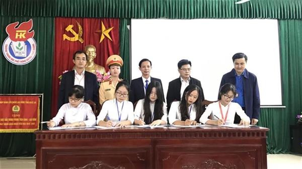 Đẩy mạnh xây dựng phong trào toàn dân bảo vệ ANTQ trong cơ quan, doanh nghiệp, nhà trường