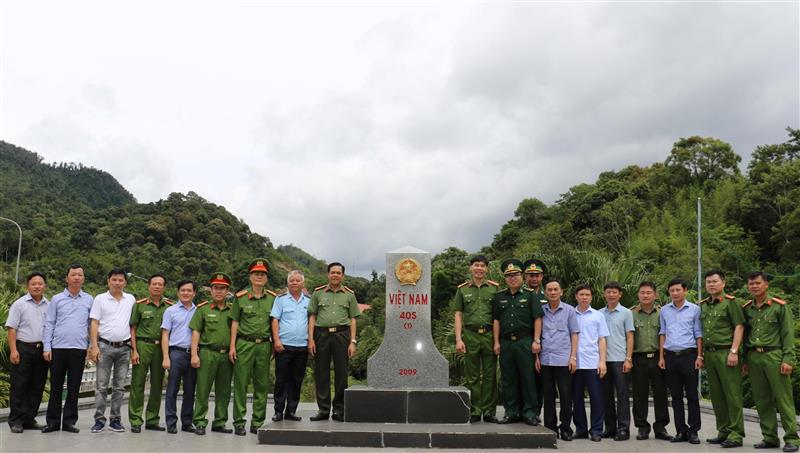 Lá chắn thép giữ bình yên biên giới