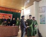 Tuyên truyền, vận động nhân dân giao nộp vũ khí, vật liệu nổ tại xã biên giới Nậm Cắn