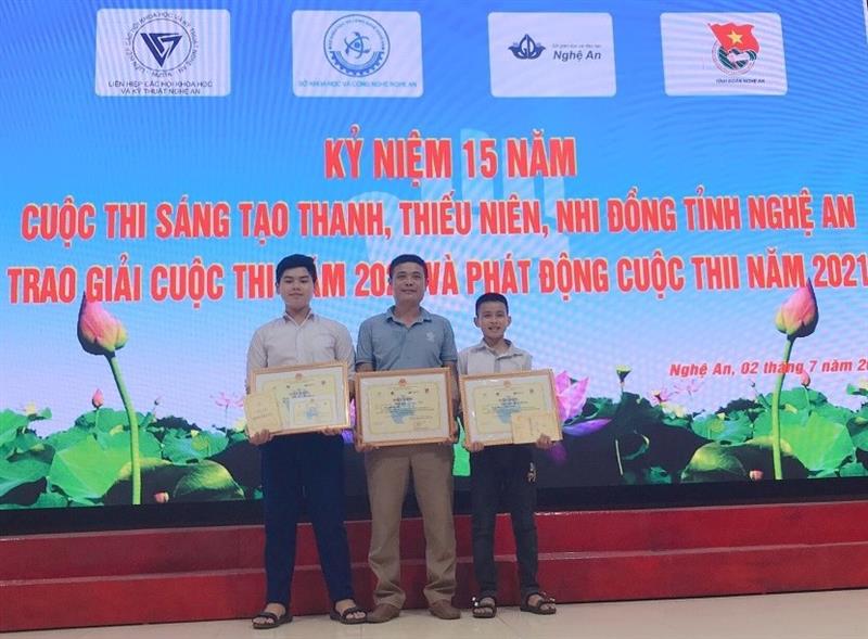 Gặp đôi bạn đạt giải Nhất Cuộc thi Sáng tạo Thanh, thiếu niên, nhi đồng toàn quốc năm 2020