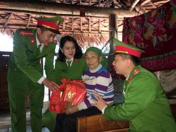 Tết ấm yêu thương