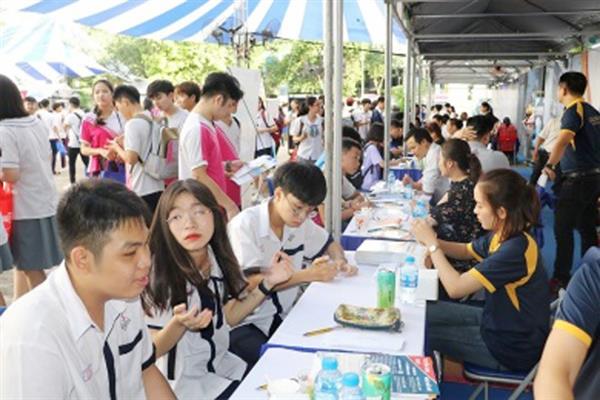 Chọn một ngành mới đầy tiềm năng hay chọn ngành cũ an toàn, câu trả lời phụ thuộc rất lớn vào ý chí và tư duy của thí sinh. Ảnh: minh họa