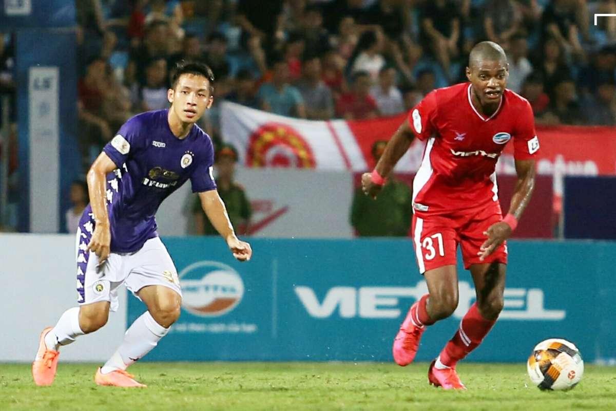 Cả Viettel (phải) lẫn Hà Nội FC đều xếp nhóm trên ở V-League 2020 để rồi cùng đua tranh vô địch. 