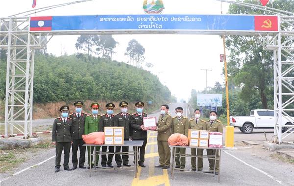 Công an tỉnh Hủa Phăn, nước CHDCND Lào chúc tết Công an tỉnh Nghệ An