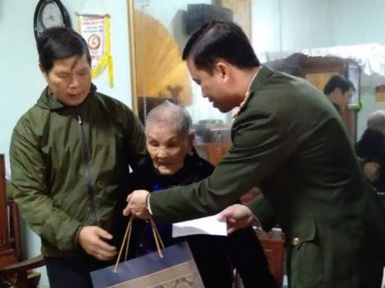 Mang Tết ấm đến với người nghèo