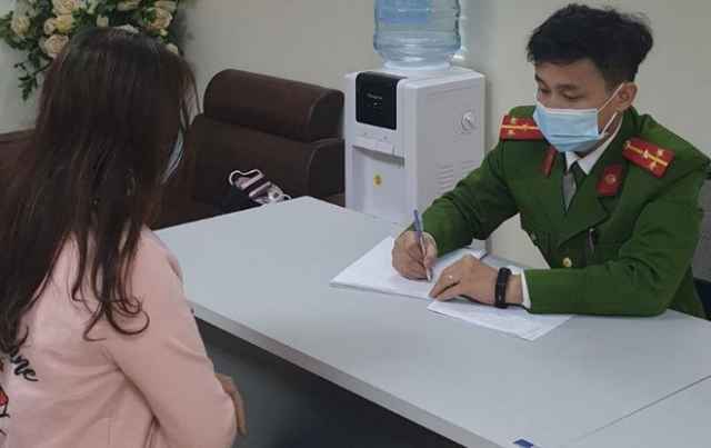 Bà H. tại cơ quan Công an. 