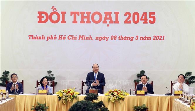Thủ tướng Nguyễn Xuân Phúc chủ trì cuộc “Đối thoại 2045”. Ảnh: Thống Nhất/TTXVN