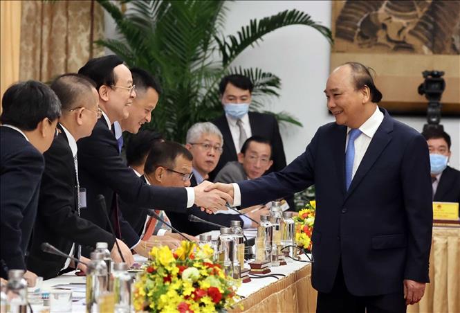 Thủ tướng Nguyễn Xuân Phúc với các đại biểu dự cuộc “Đối thoại 2045”. Ảnh: Thống Nhất/TTXVN