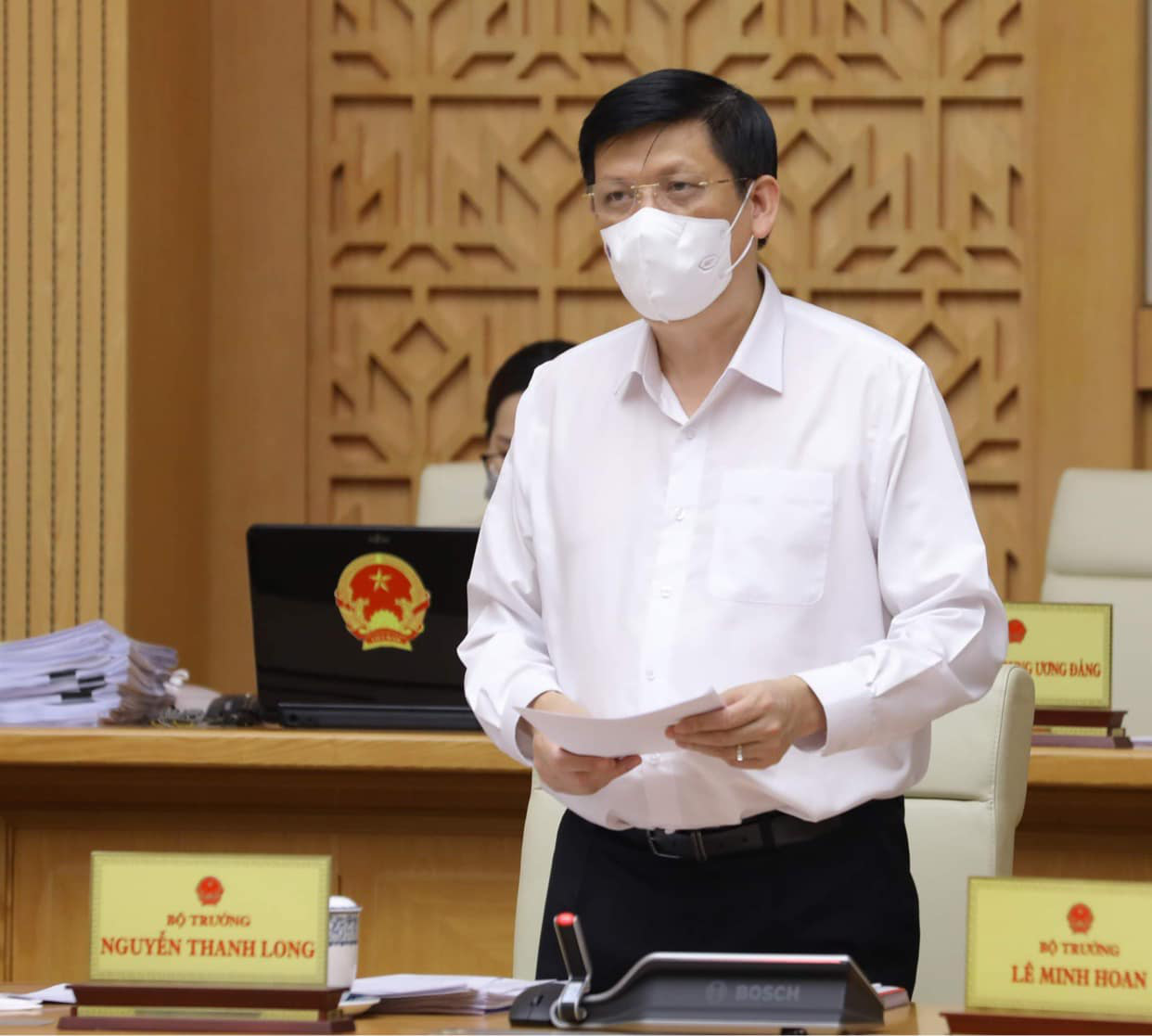Bộ trưởng Nguyễn Thanh Long phát biểu tại cuộc họp Chính phủ thường kỳ sáng 5/5. Ảnh: Bộ Y tế