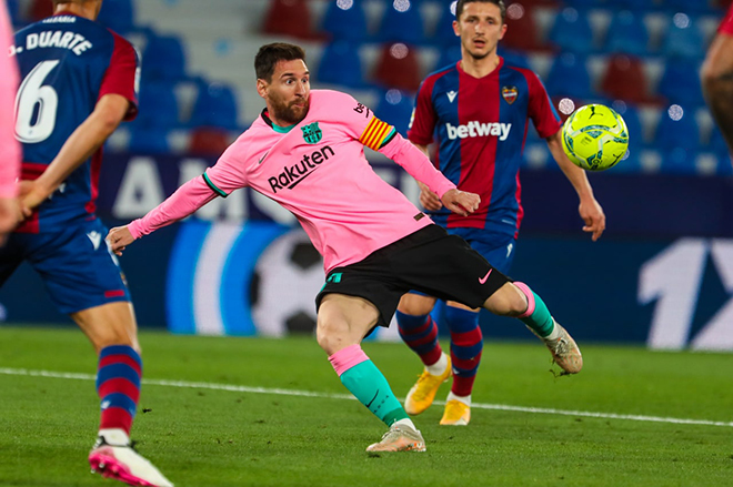 Messi mở tỷ số trận đấu.