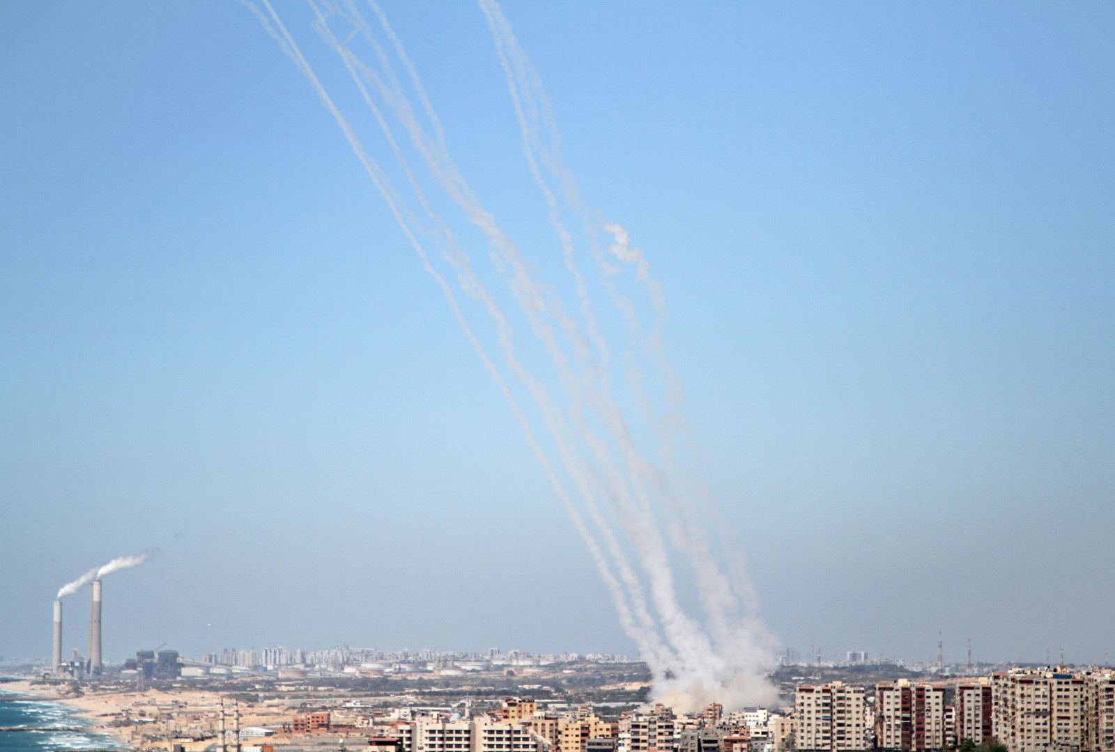 Rocket được phóng từ Dải Gaza xuống lãnh thổ Israel ngày 18/5/2021.