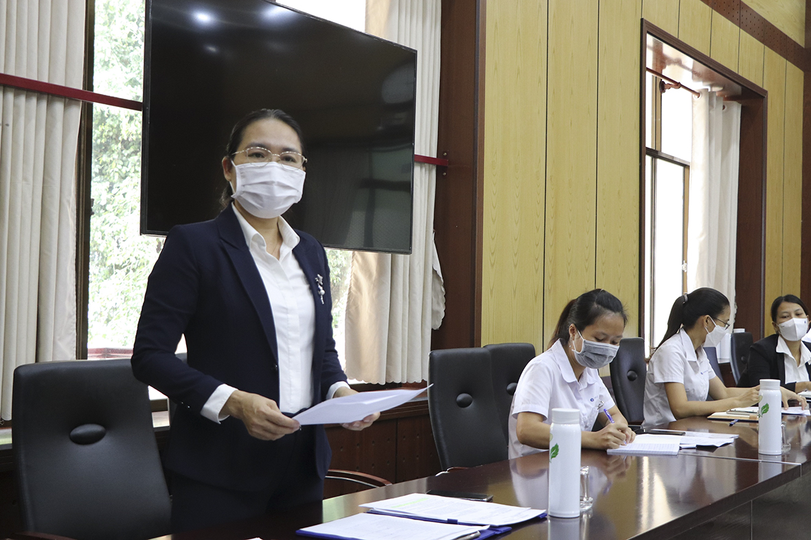 : Bà Nguyễn Thị Thu Cúc, Trưởng Phòng Hành chính Công ty CP Sonadezi Châu Đức kiến nghị với UBND tỉnh sớm phân bổ vắc xin để tiêm cho người lao động.